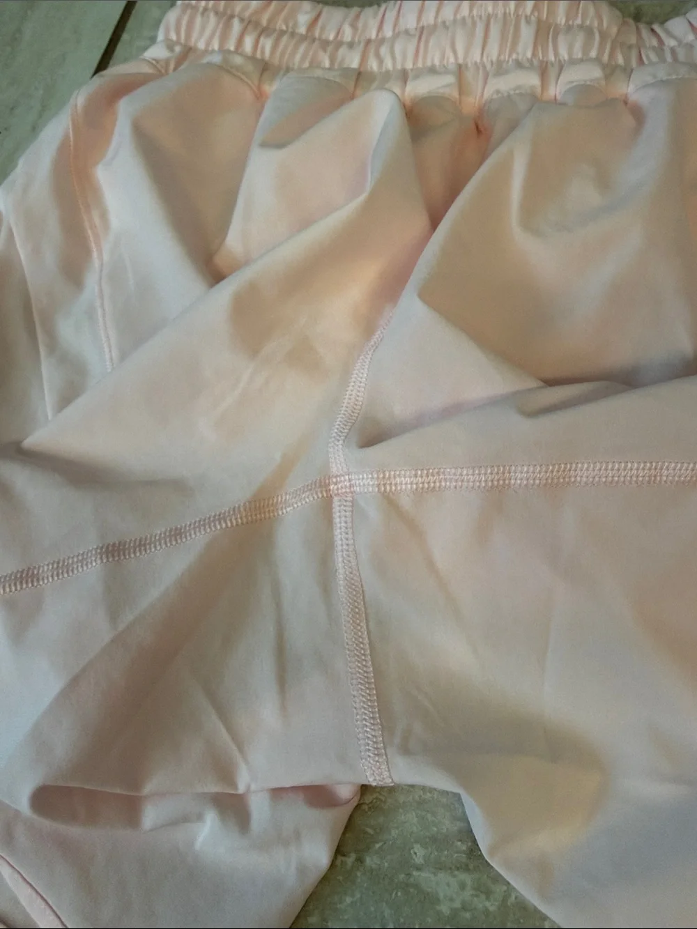 Lululemon Track That Mid-Rise Lined
Short 5" Strawberry Milkshake Size 6 - Picture 8 of 16